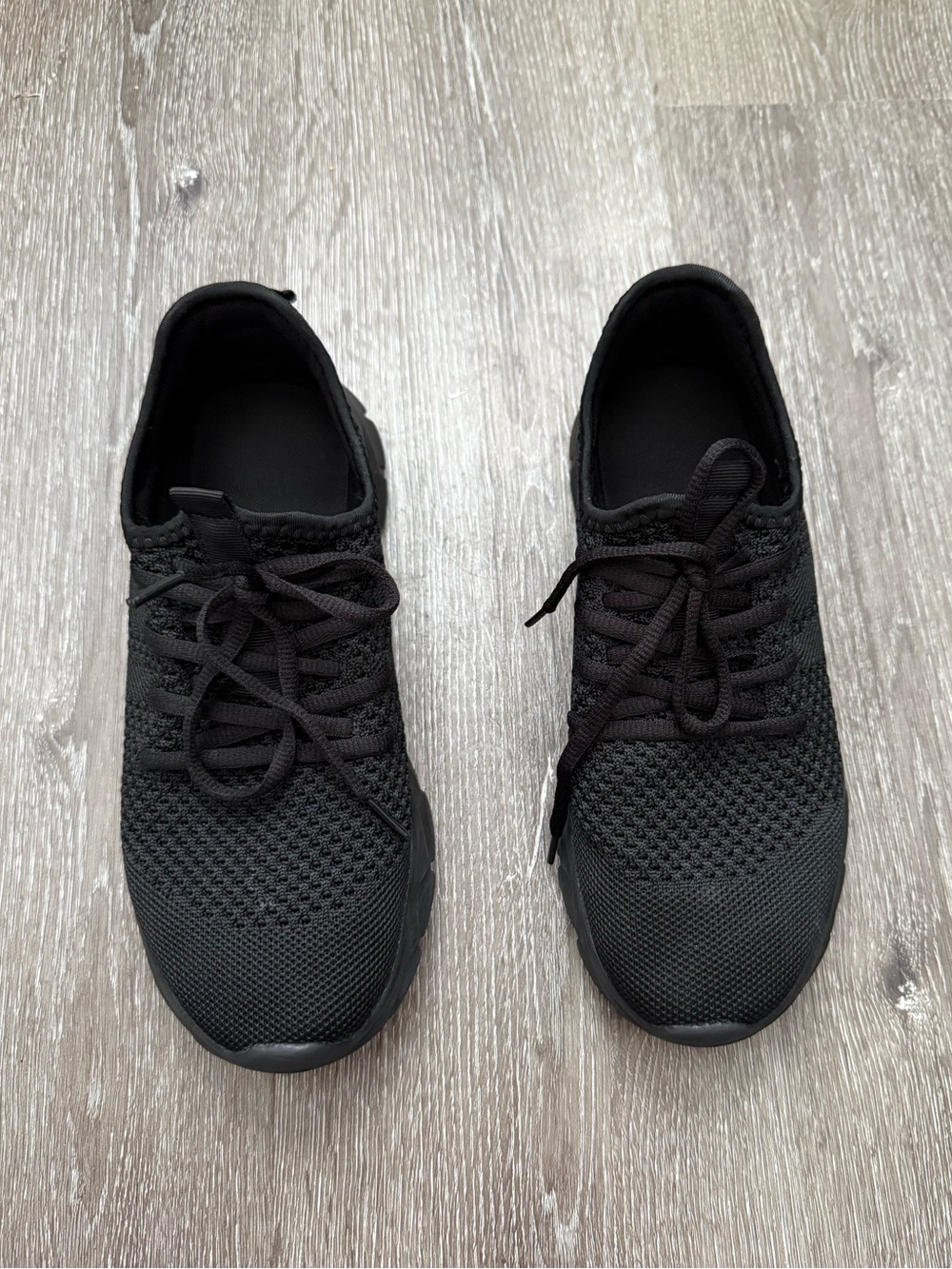 Women’s Lightweight Slip-On Sneakers – Size 9.5